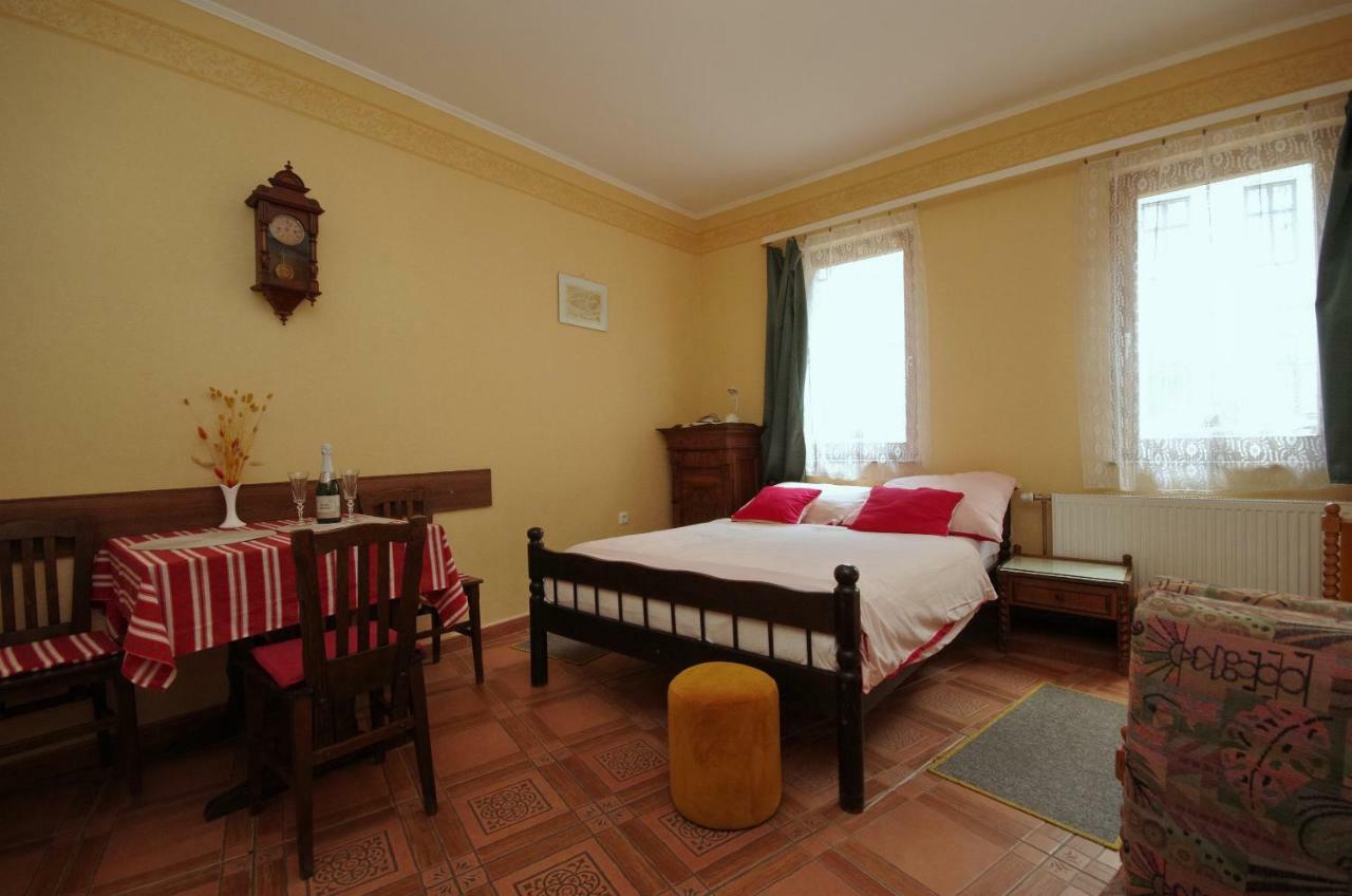 Burg Apartman غيولا المظهر الخارجي الصورة