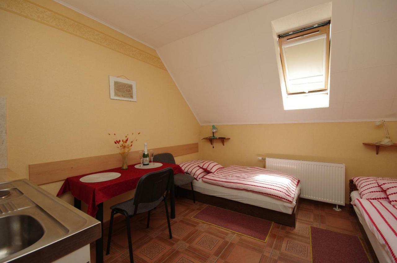 Burg Apartman غيولا المظهر الخارجي الصورة